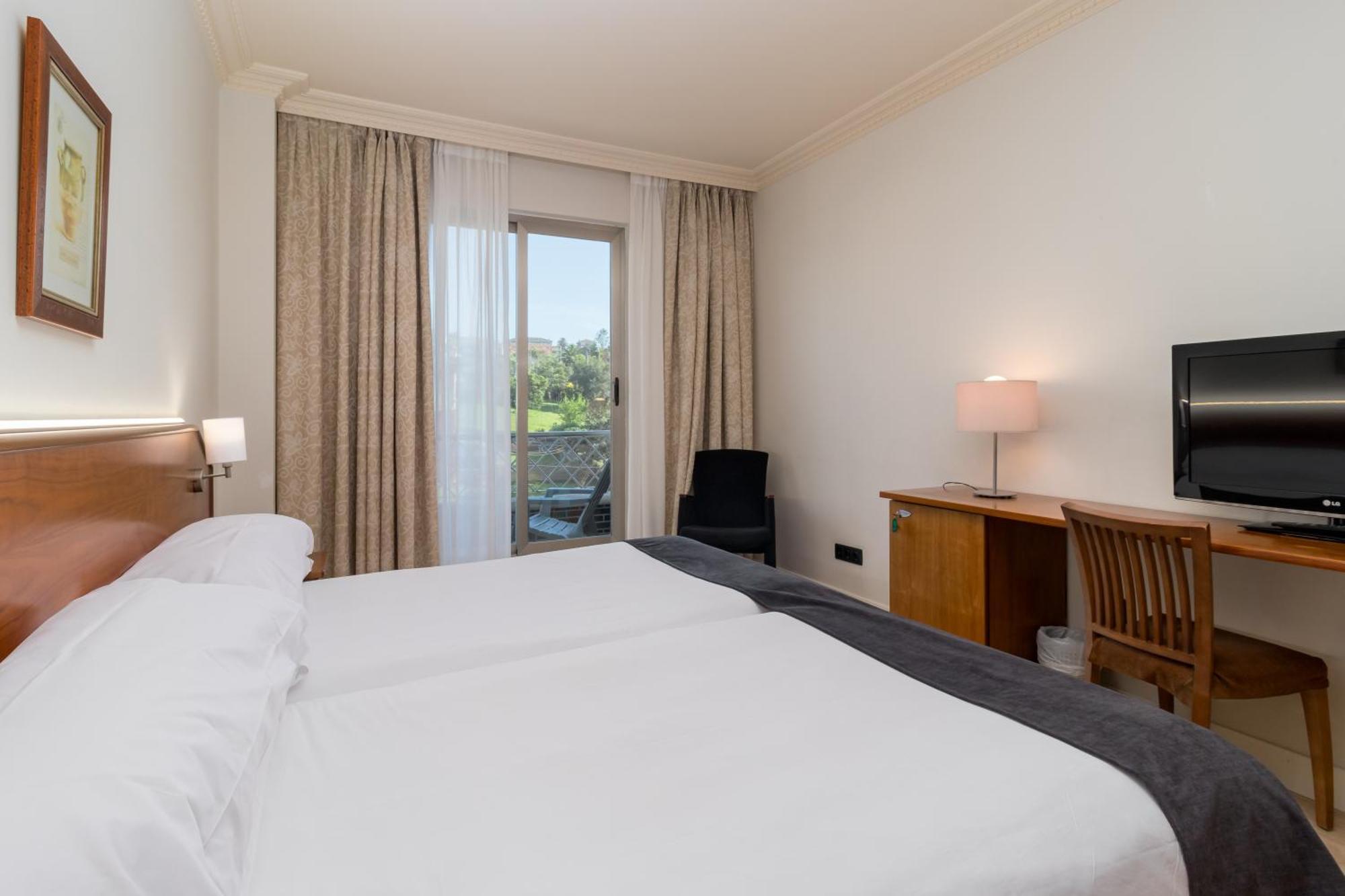 Hotel Milagros Golf Могро Екстериор снимка