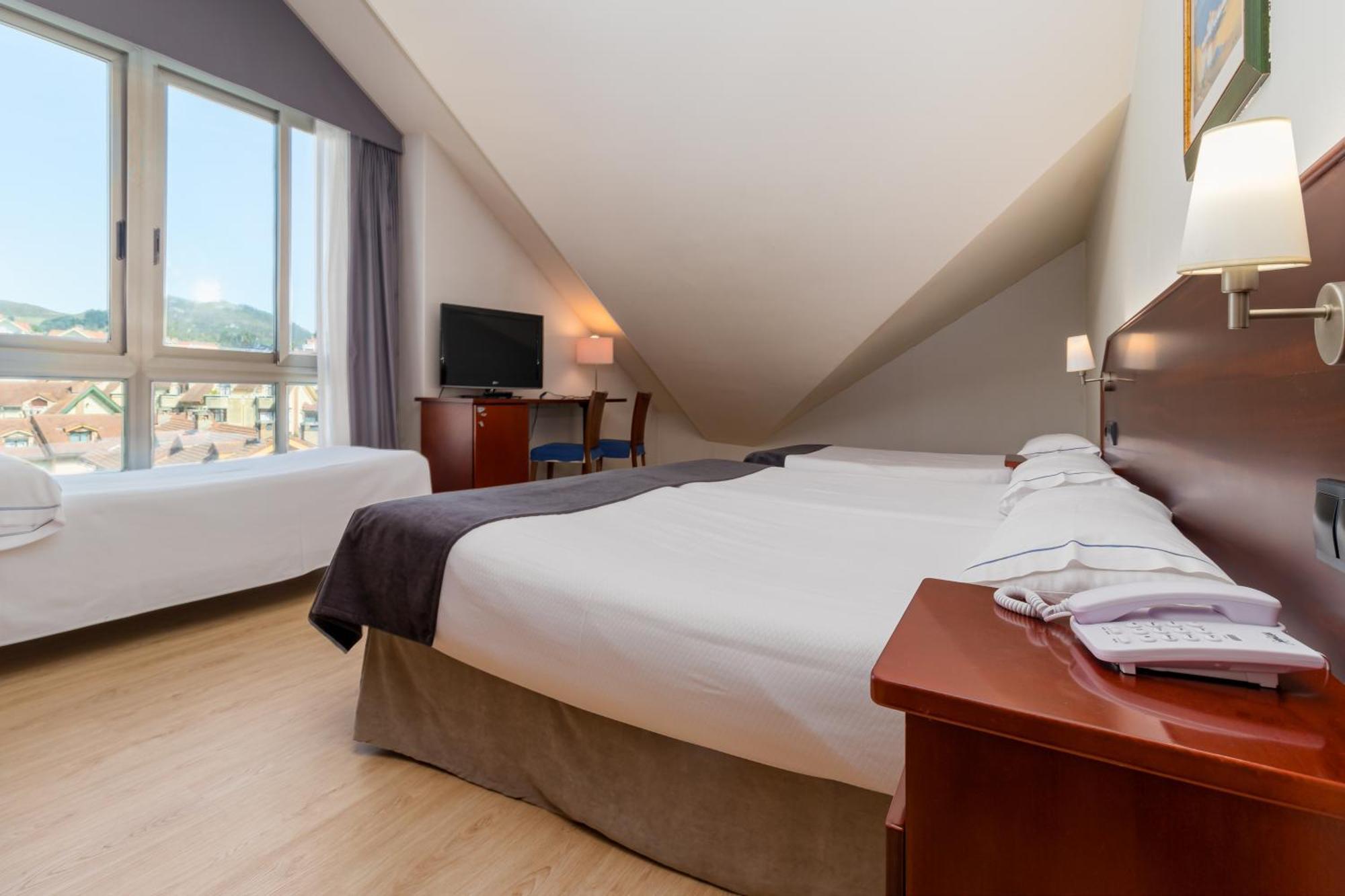 Hotel Milagros Golf Могро Екстериор снимка