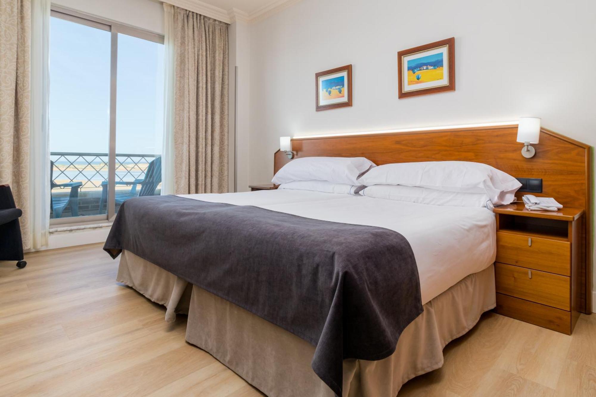 Hotel Milagros Golf Могро Екстериор снимка