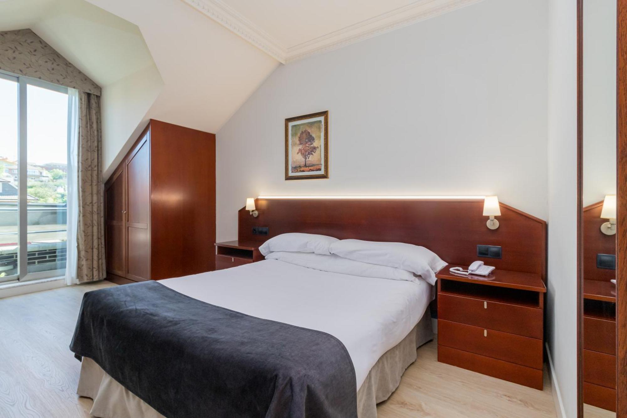 Hotel Milagros Golf Могро Екстериор снимка