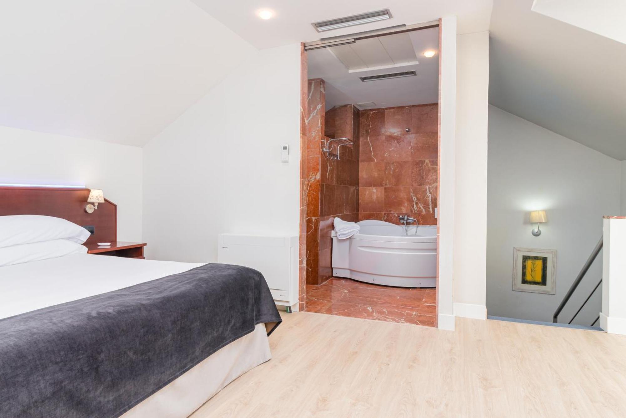 Hotel Milagros Golf Могро Екстериор снимка