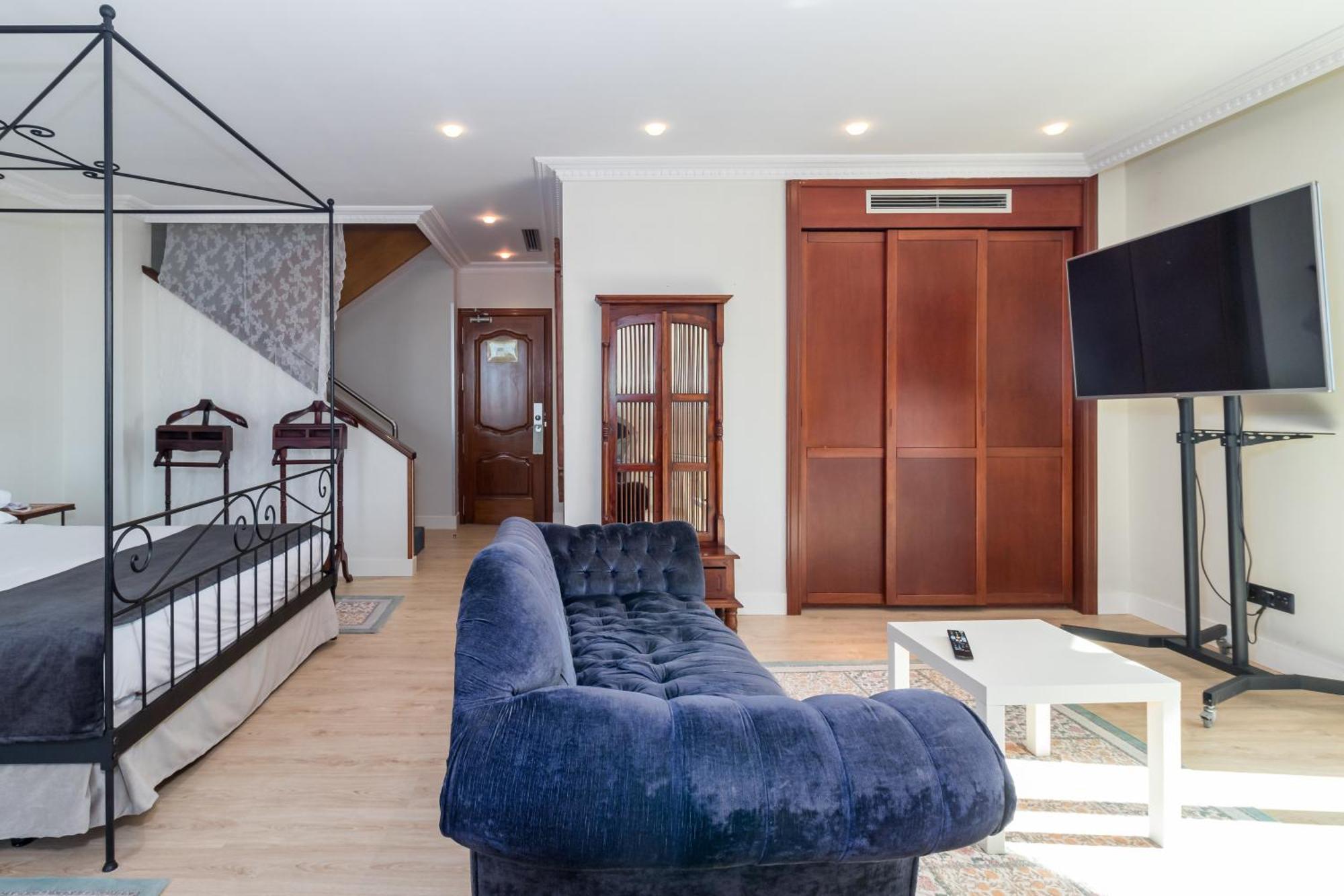 Hotel Milagros Golf Могро Екстериор снимка