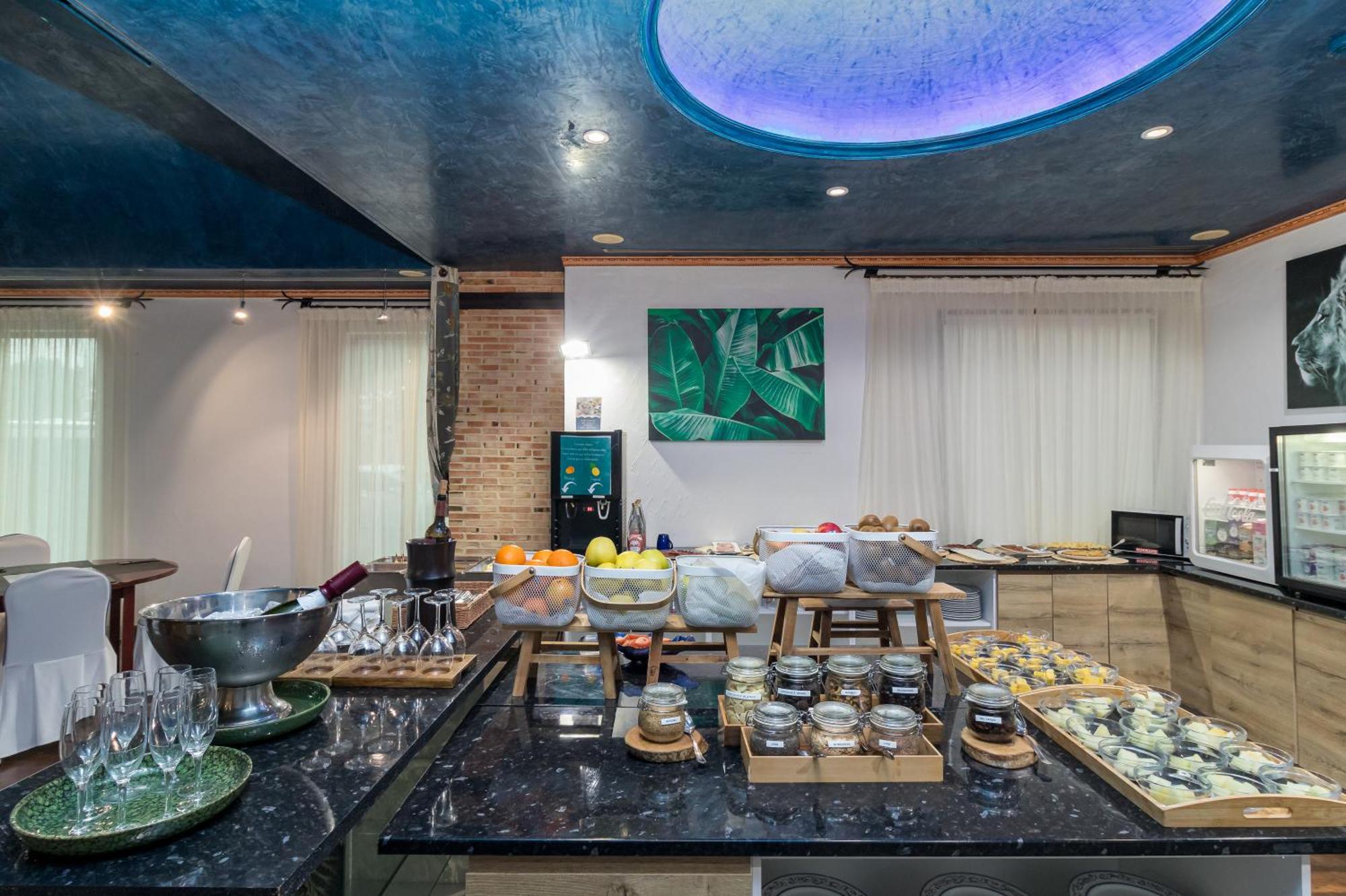 Hotel Milagros Golf Могро Екстериор снимка